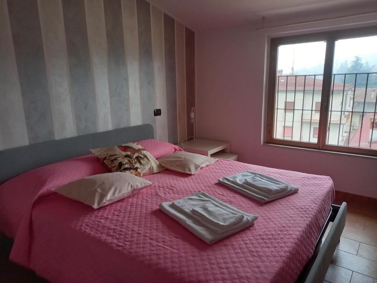 Dino Il Mansardino Apartment Ome Bagian luar foto